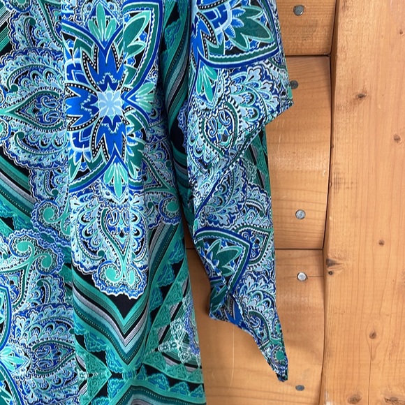 Roz & Ali Lightweight Summer Blouse. Very cool metal neck detail. Plus Size 2X - Picture 7 of 11